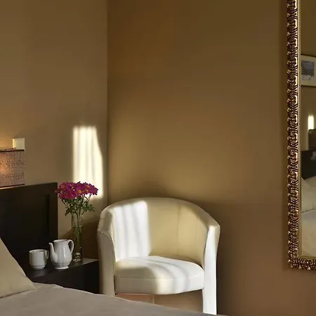 Park Apartment *